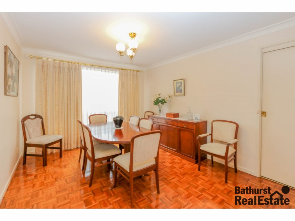 5 Thomas Close, South Bathurst NSW 2795 - photo 6