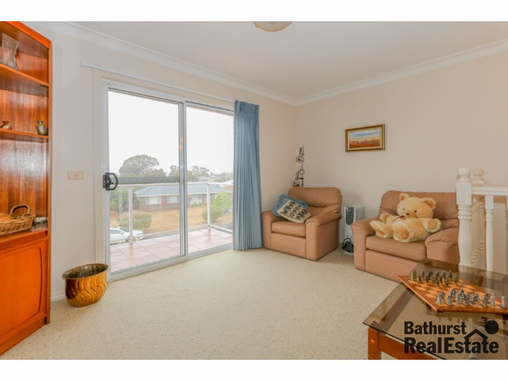 5 Thomas Close, South Bathurst NSW 2795 - photo 7