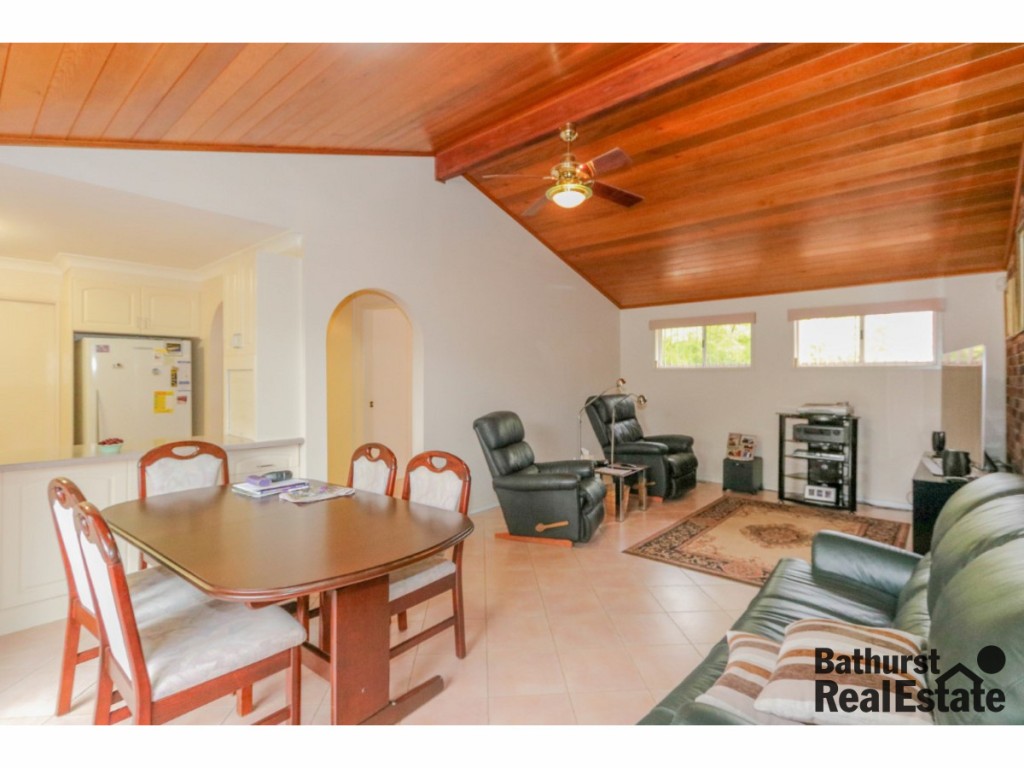 5 Thomas Close, South Bathurst NSW 2795 - photo 8