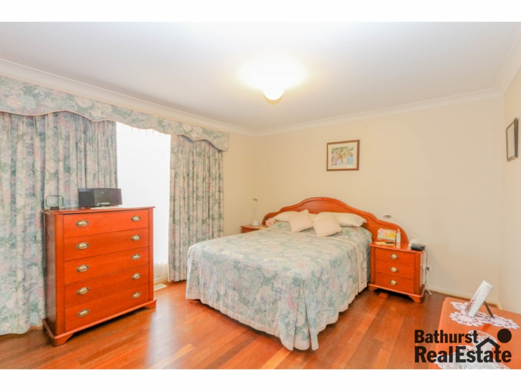 5 Thomas Close, South Bathurst NSW 2795 - photo 9