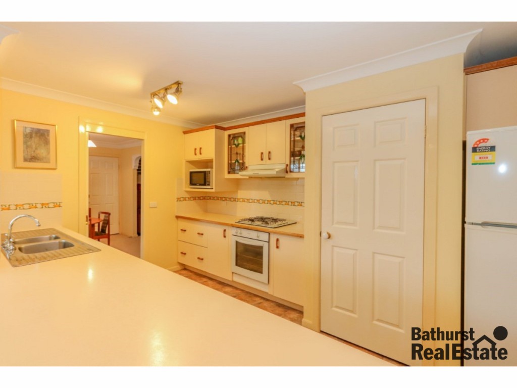 16 Carbine Close, Windradyne NSW 2795 - photo 2