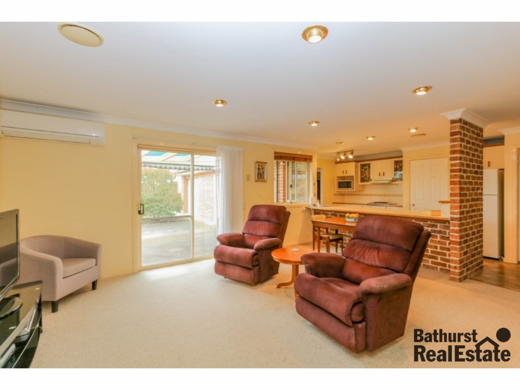 16 Carbine Close, Windradyne NSW 2795 - photo 4
