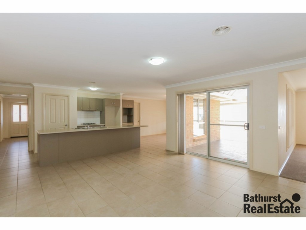 19 Douglas Court, Kelso NSW 2795 - photo 2