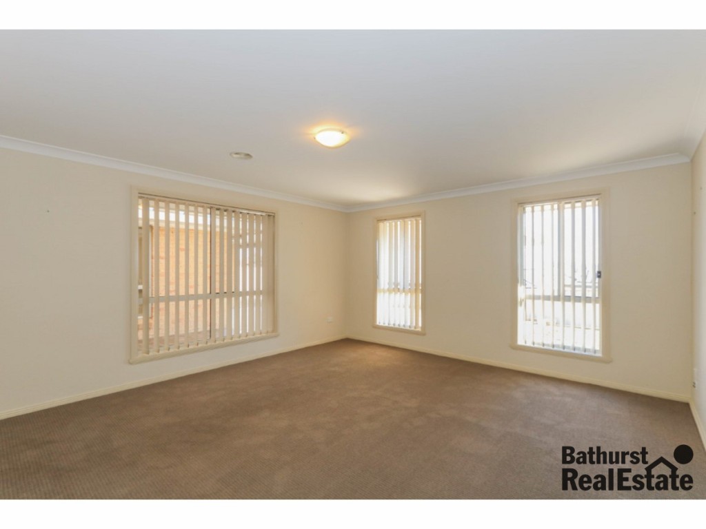 19 Douglas Court, Kelso NSW 2795 - photo 12