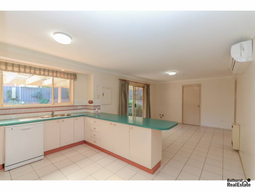 9 Freestone Way, Windradyne NSW 2795 - photo 2