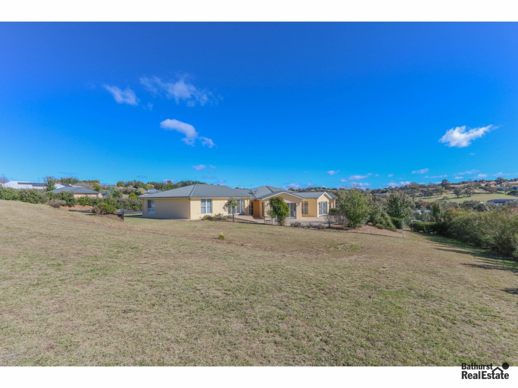22 Robindale Court, Bathurst NSW 2795 - photo 15