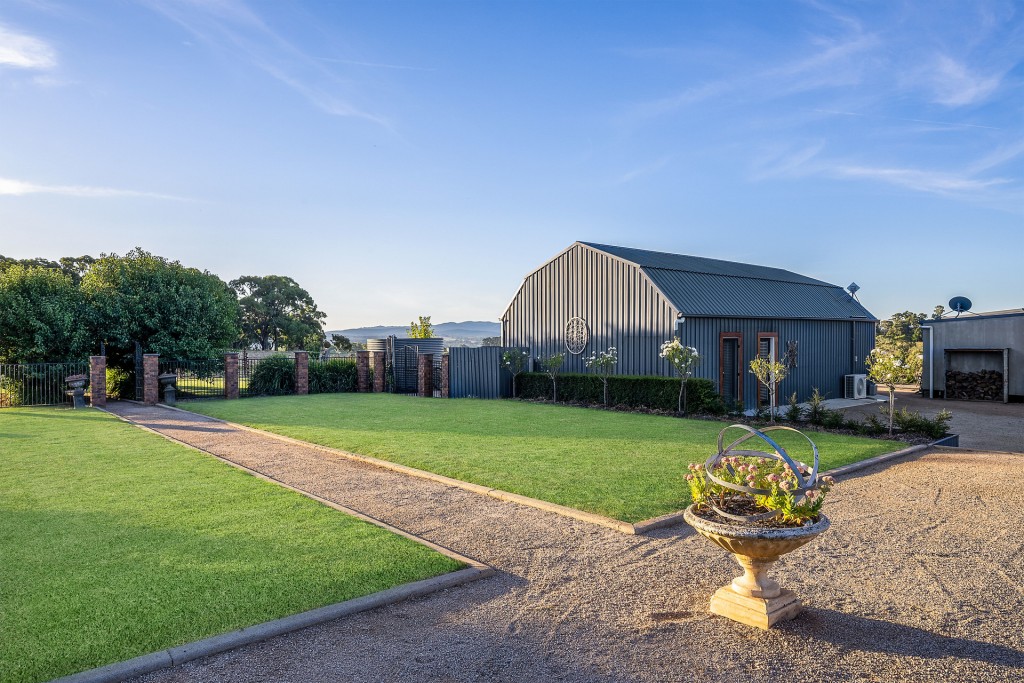 639 Tallwood Road, Forest Reefs NSW 2798 - photo 4