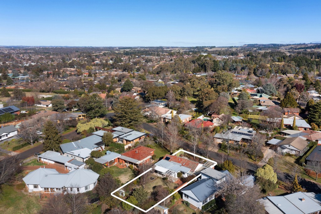 3 Hillcrest Avenue, Orange NSW 2800 - photo 24
