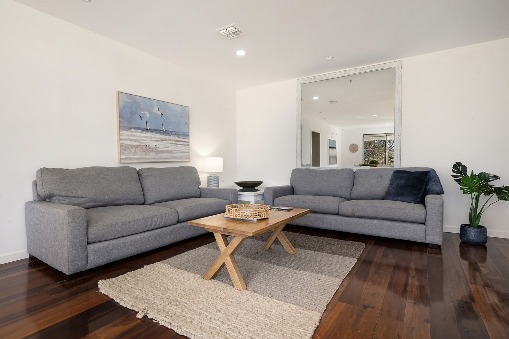 3 Hillcrest Avenue, Orange NSW 2800 - photo 4