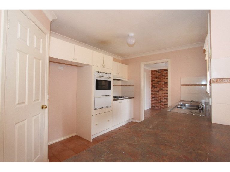 13 Freestone Way, Windradyne NSW 2795 - photo 2