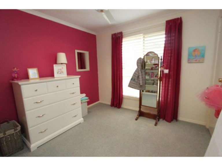 21 Kurumben Place, Bathurst NSW 2795 - photo 7
