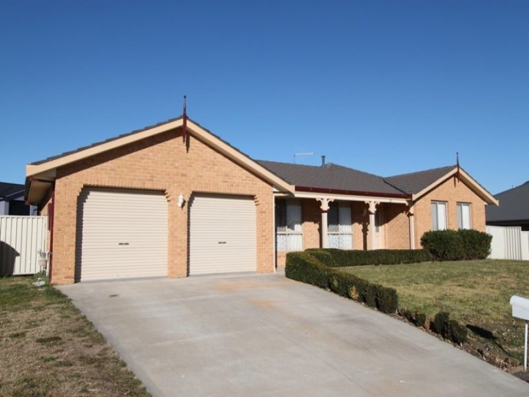 49 Hughes Street, Kelso NSW 2795 - McGrath Central West