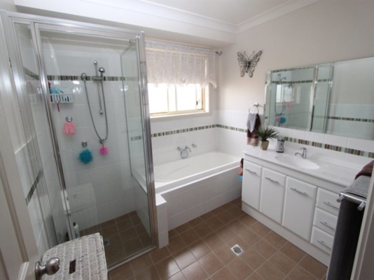 14 Diamond Close, Kelso NSW 2795 - photo 9
