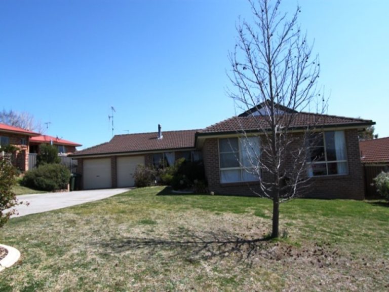 5 Laws Place, Bathurst NSW 2795 - photo 2