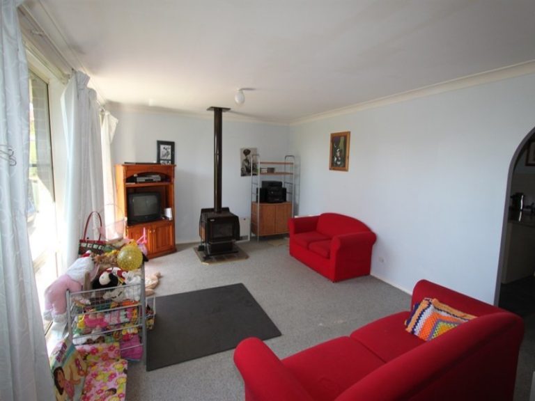 5 Laws Place, Bathurst NSW 2795 - photo 3