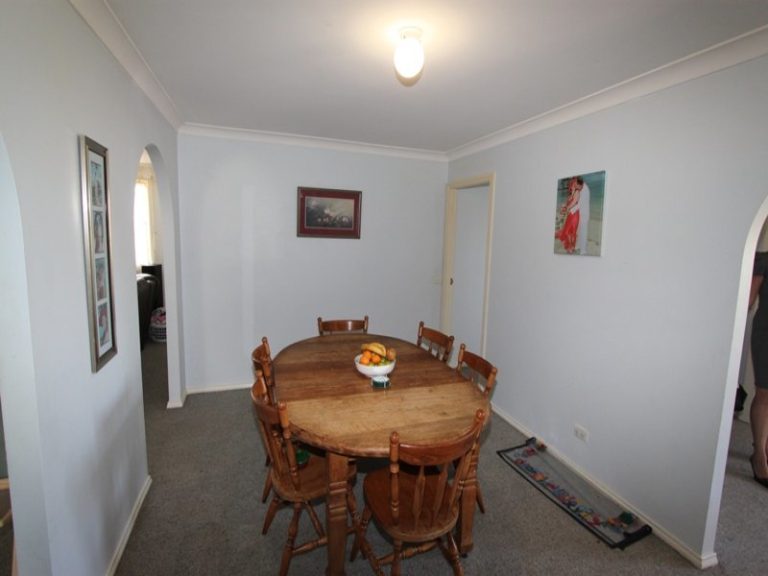 5 Laws Place, Bathurst NSW 2795 - photo 4