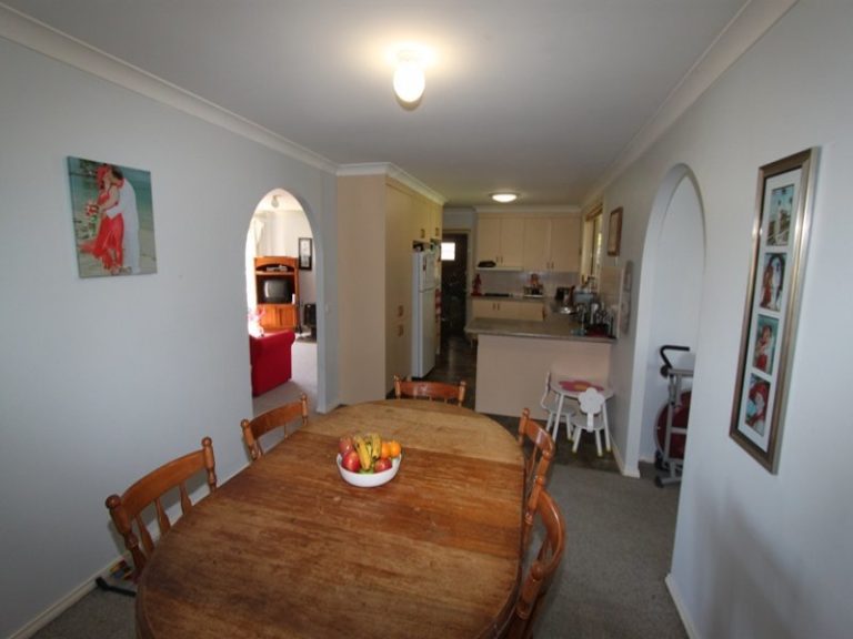 5 Laws Place, Bathurst NSW 2795 - photo 5