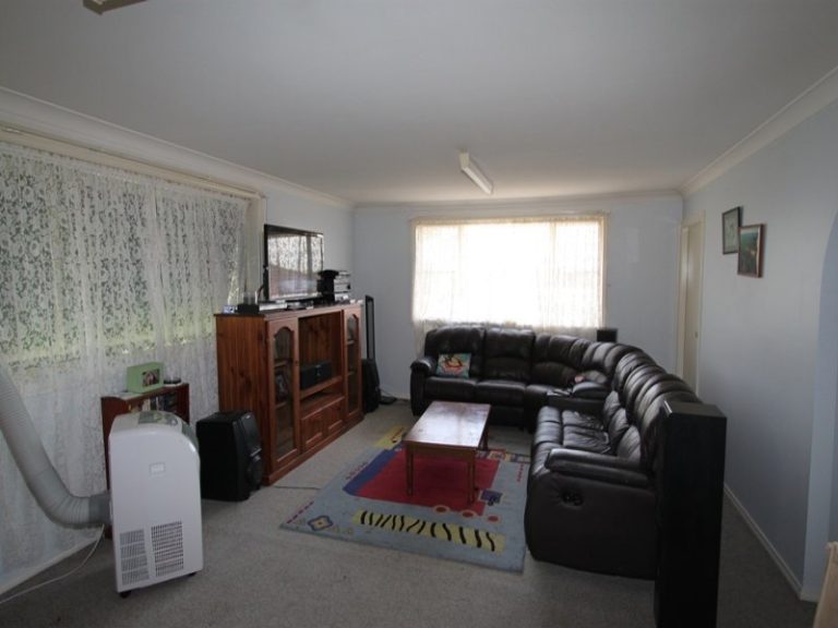 5 Laws Place, Bathurst NSW 2795 - photo 6