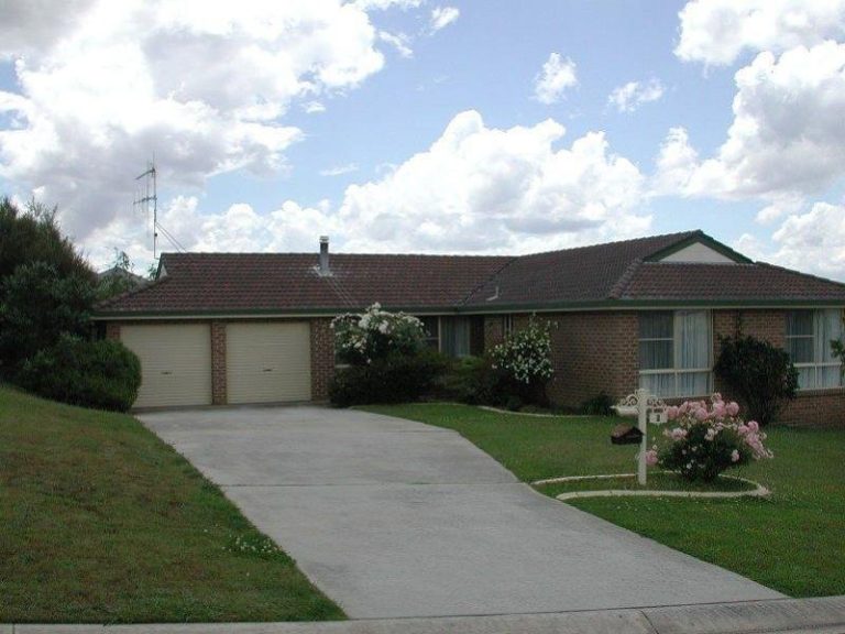 5 Laws Place, Bathurst NSW 2795 - McGrath Central West