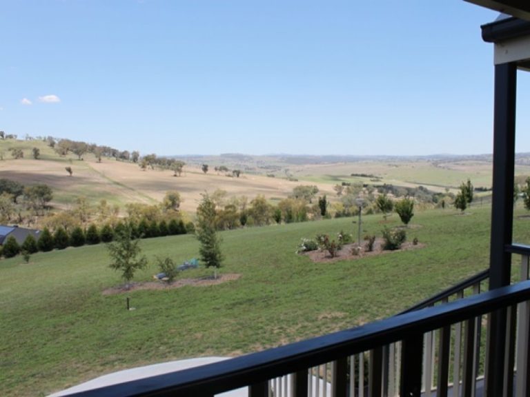 51 Hartwood Avenue, Bathurst NSW 2795 - photo 4