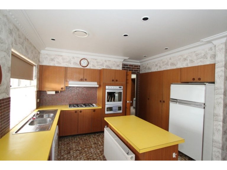 21 Dunrossil Crescent, West Bathurst NSW 2795 - photo 2
