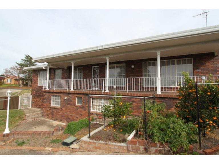 21 Dunrossil Crescent, West Bathurst NSW 2795 - photo 9