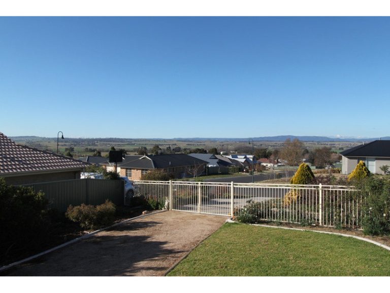 8 Quinn Court, Llanarth NSW 2795 - photo 15
