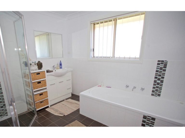 21 Federation Drive, Kelso NSW 2795 - photo 3