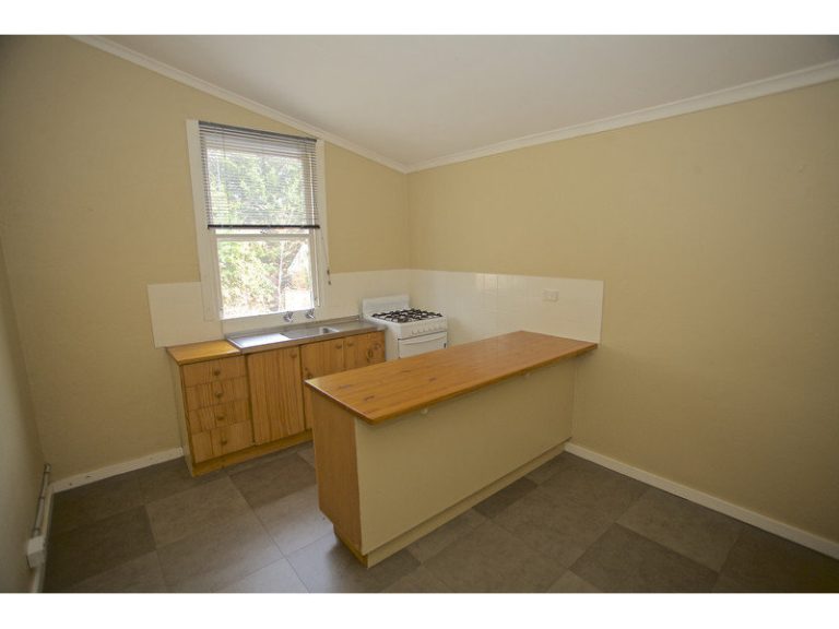 76 Piper Street, Bathurst NSW 2795 - photo 9