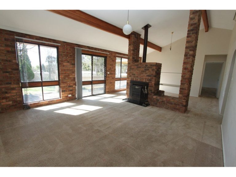 21 Weeks Place, Bathurst NSW 2795 - photo 2