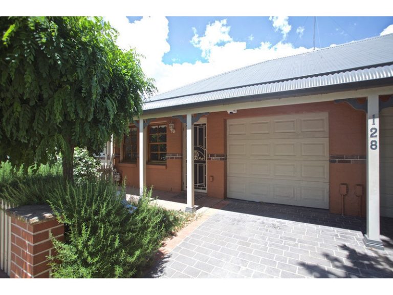 1/128 Howick Street, Bathurst NSW 2795 - McGrath Central West