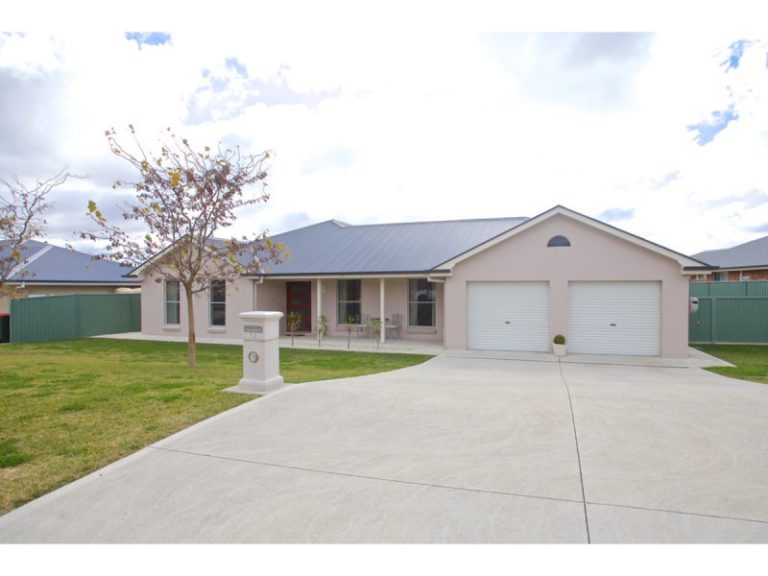 72 Freeman Circuit, Llanarth NSW 2795 - McGrath Central West