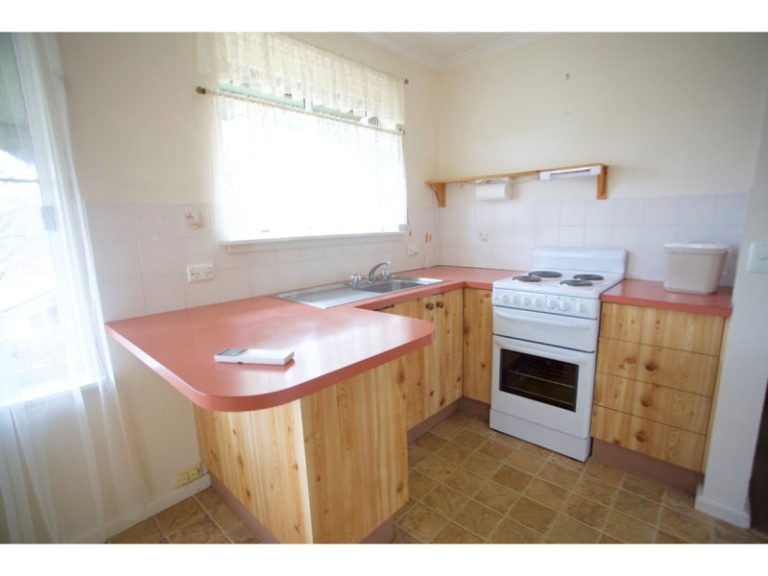 15 College Road, Bathurst NSW 2795 - photo 2