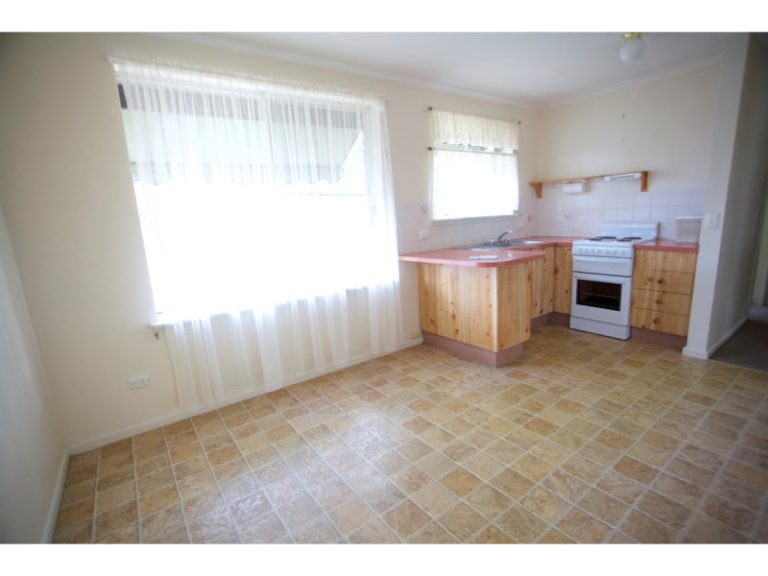 15 College Road, Bathurst NSW 2795 - photo 5