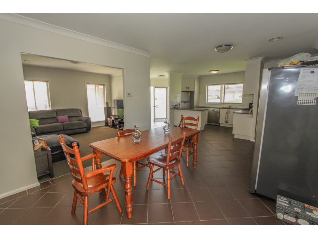 48 Cheviot Drive, Kelso NSW 2795 - photo 5