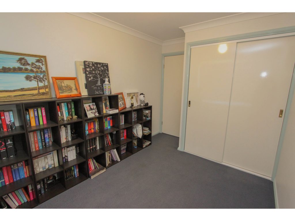 39 Lavelle Street, Windradyne NSW 2795 - photo 8