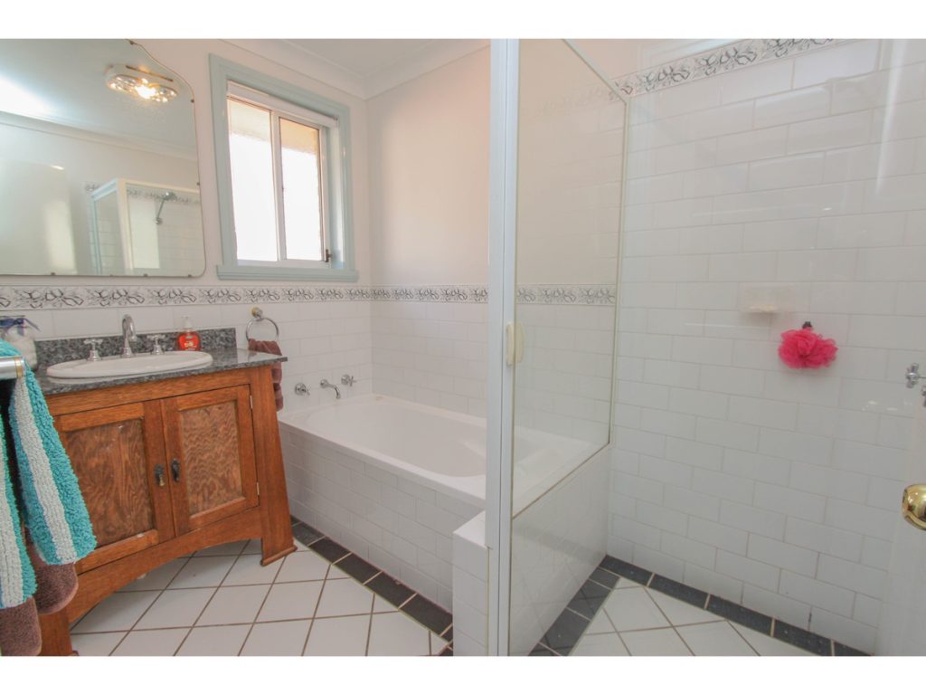 39 Lavelle Street, Windradyne NSW 2795 - photo 9