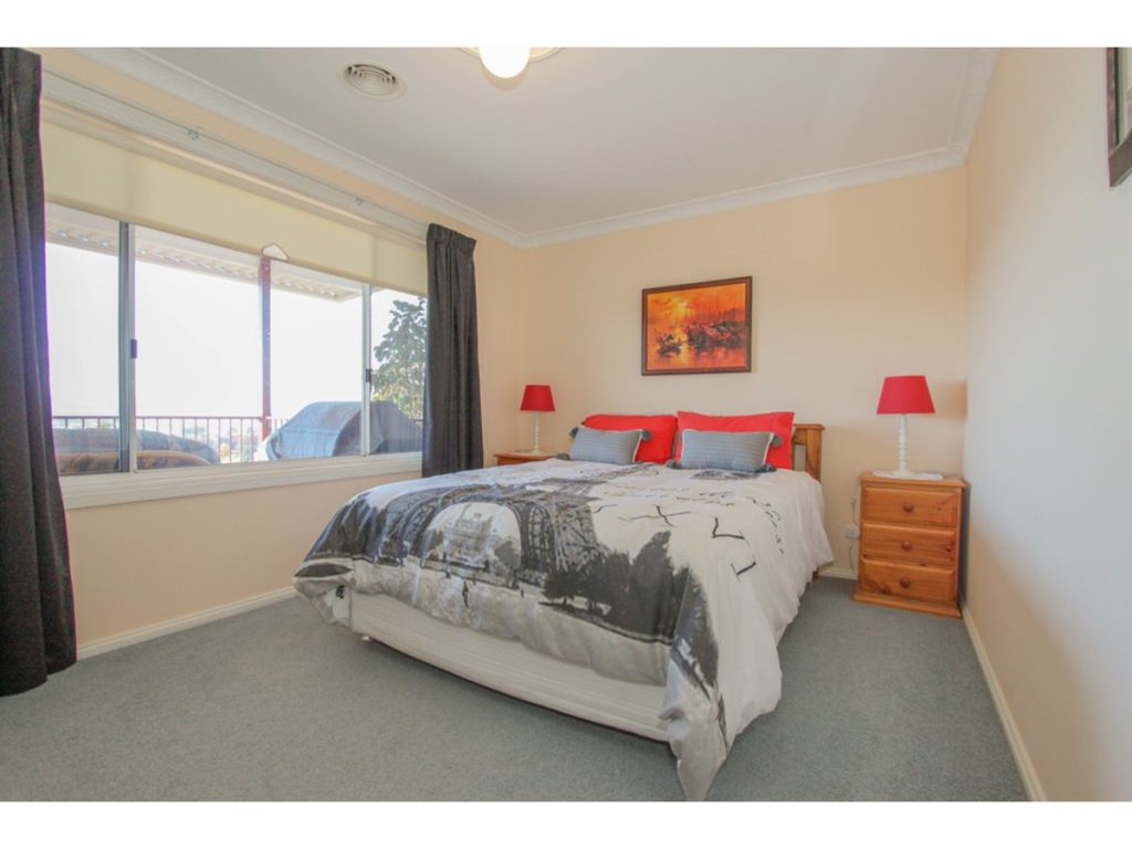 29 Lorimer Street, Llanarth NSW 2795 - photo 5