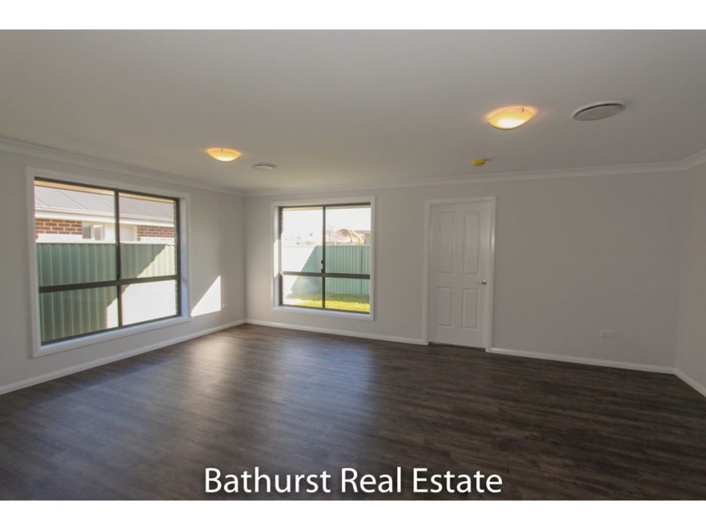 2 Lew Avenue, Eglinton NSW 2795 - photo 3