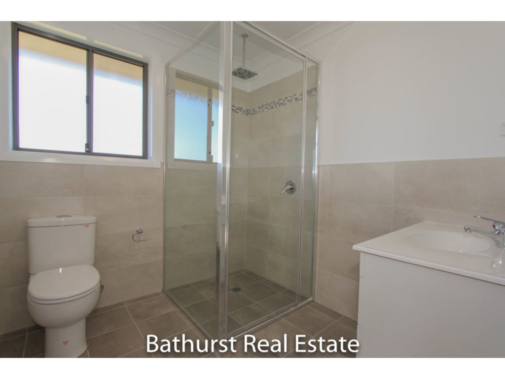 2 Lew Avenue, Eglinton NSW 2795 - photo 8