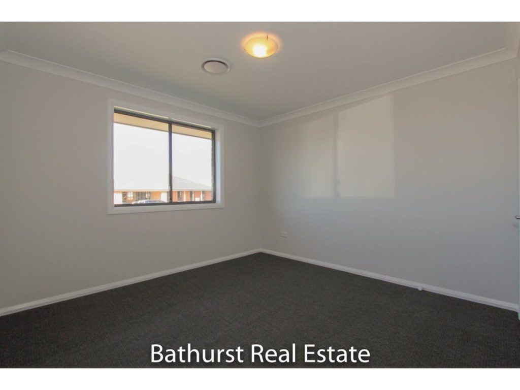 2 Lew Avenue, Eglinton NSW 2795 - photo 9