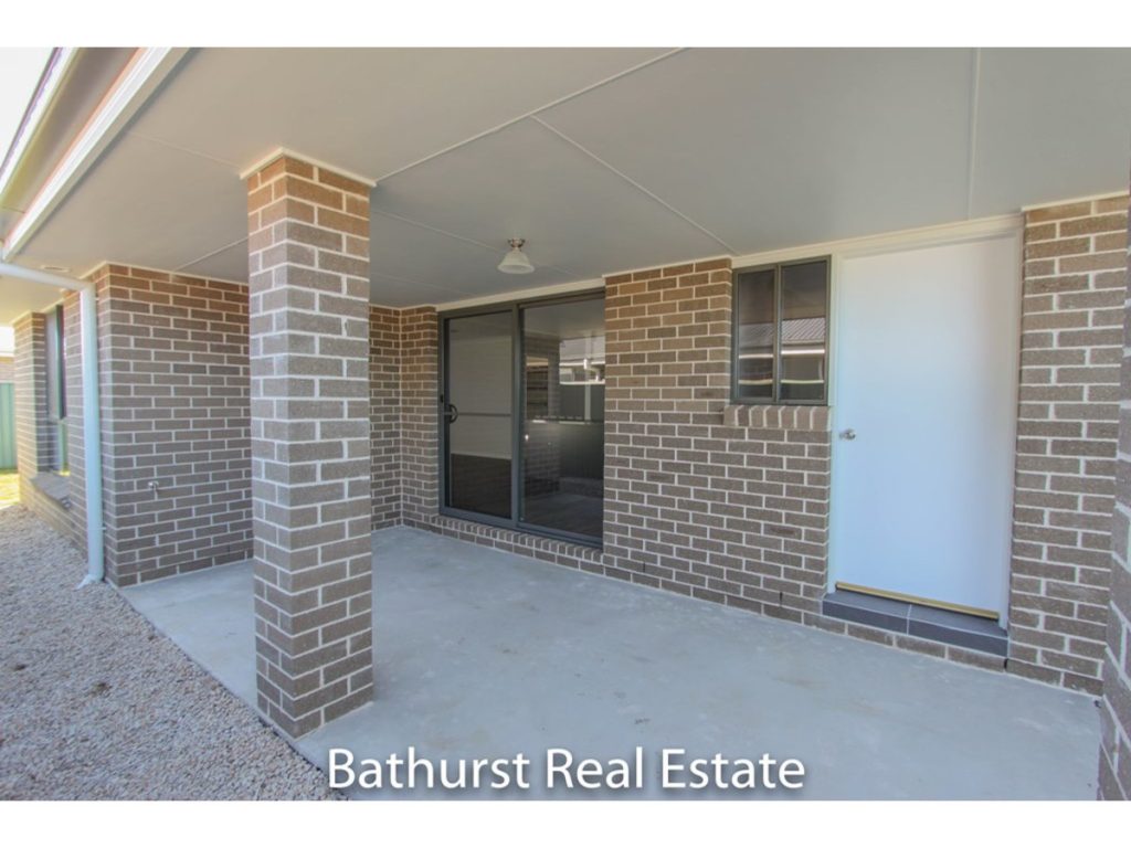 2 Lew Avenue, Eglinton NSW 2795 - photo 10