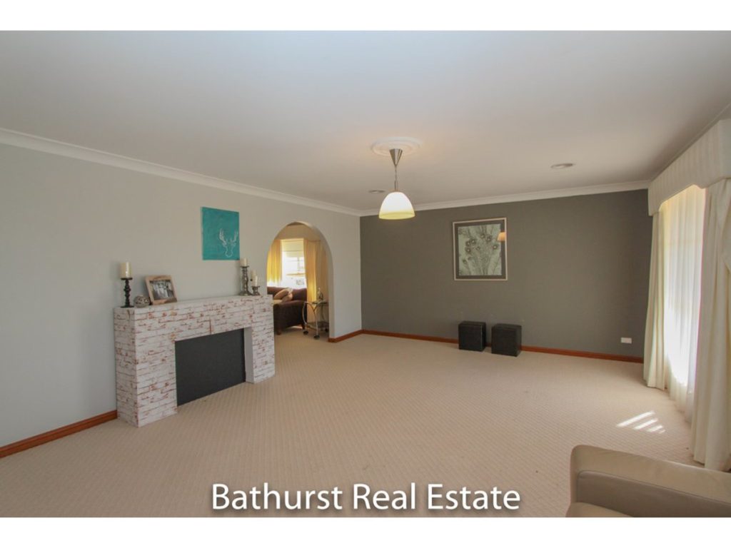 9 Colville Street, Windradyne NSW 2795 - photo 2