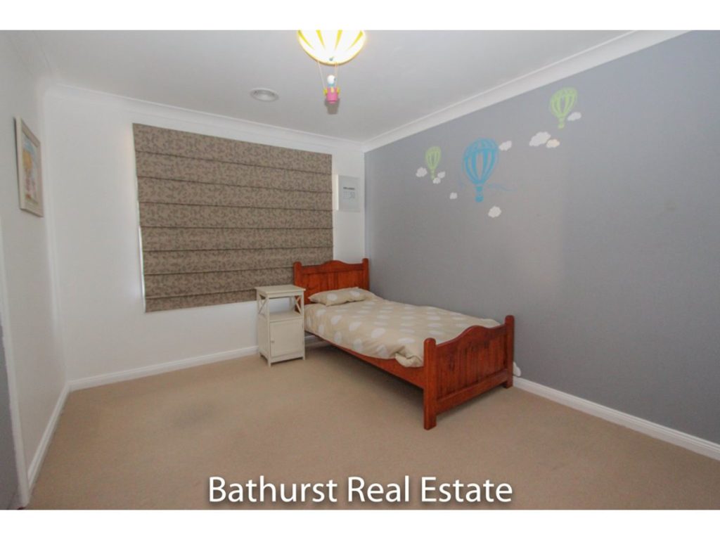 9 Colville Street, Windradyne NSW 2795 - photo 7