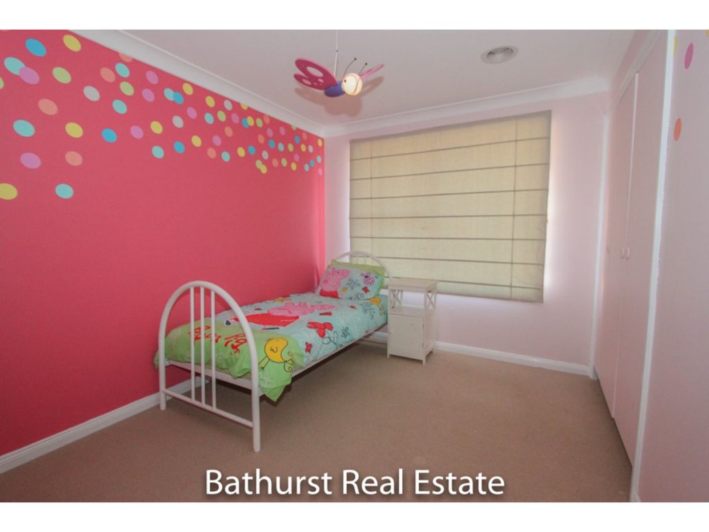 9 Colville Street, Windradyne NSW 2795 - photo 8