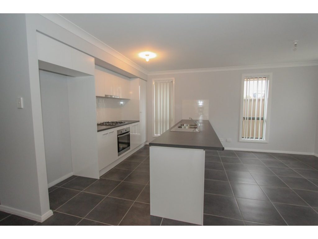 16 Cooper Crescent, Gormans Hill NSW 2795 - photo 2