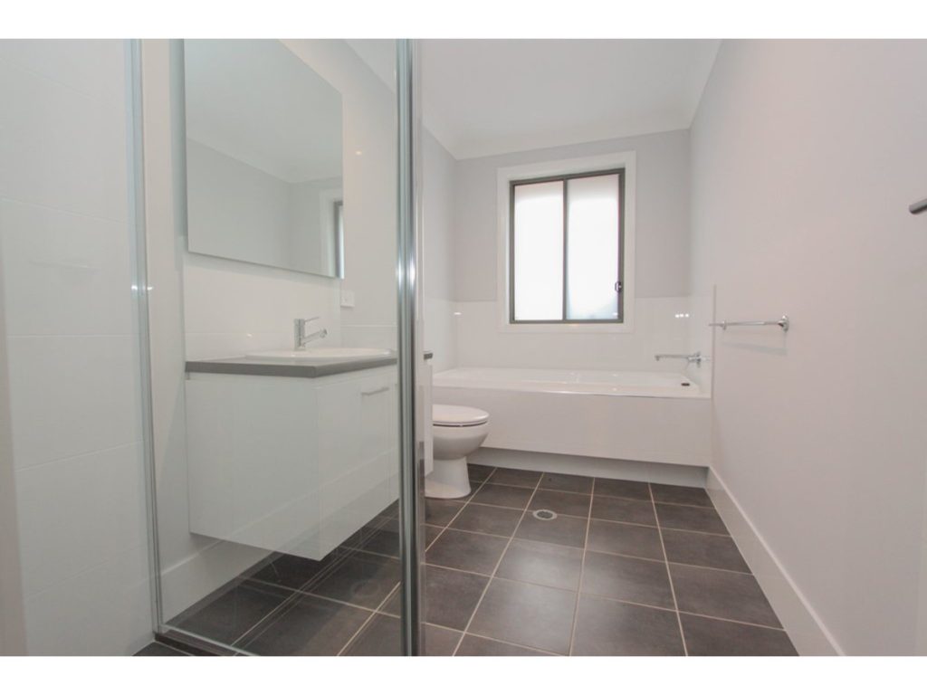 16 Cooper Crescent, Gormans Hill NSW 2795 - photo 4