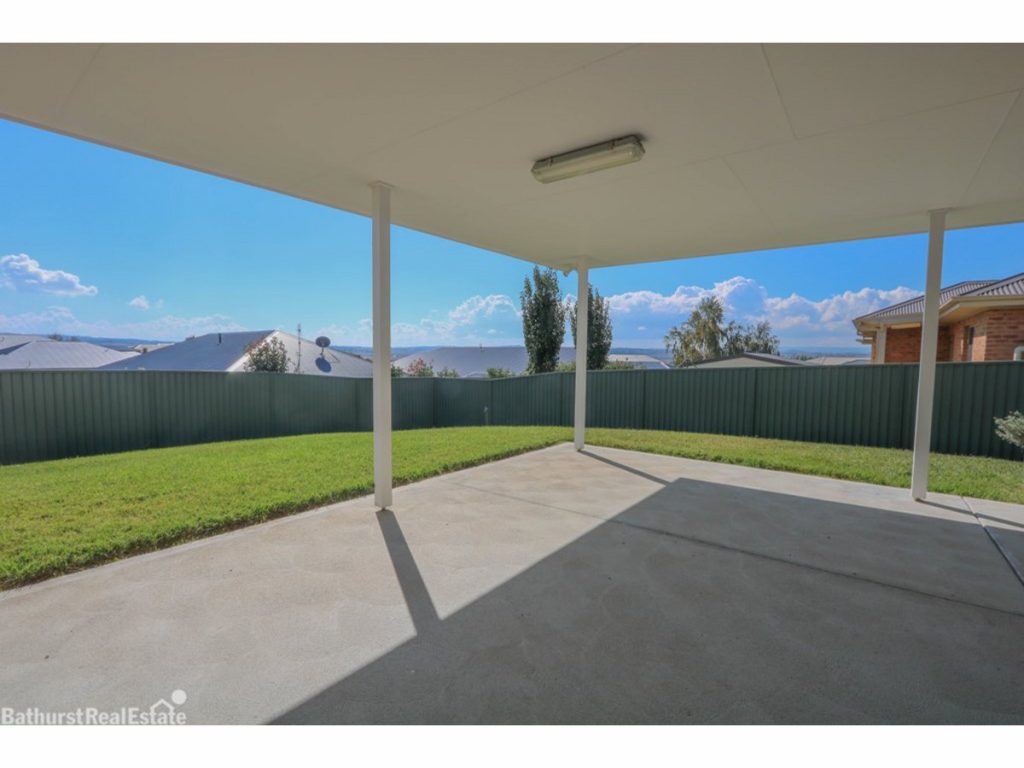 13 Freeman Circuit, Llanarth NSW 2795 - photo 16