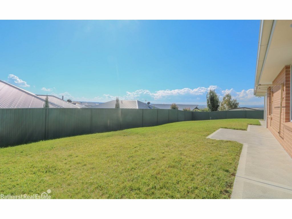 13 Freeman Circuit, Llanarth NSW 2795 - photo 17