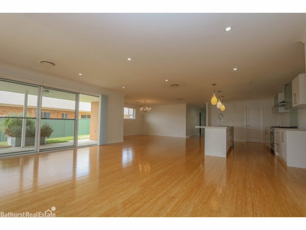 13 Freeman Circuit, Llanarth NSW 2795 - photo 5